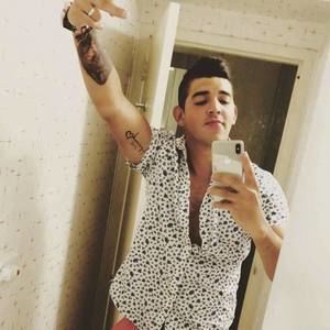 Meet your Posher, Alejandro